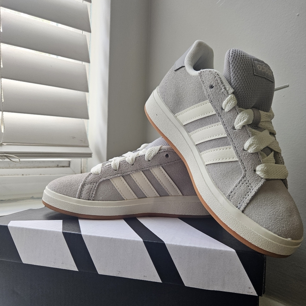 NWT Adidas Grand Court Kids Gray and White Shoes